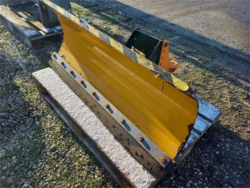 GMR FS1300L Med A-ramme kat. 0 eller Stiga Titan ophæn - Schneepflug für Landmaschine: das Bild 2 GMR FS1300L Med A-ramme kat. 0 eller Stiga Titan ophæn - Schneepflug für Landmaschine: das Bild 2