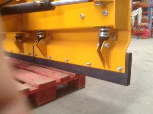 JST MS-200 Sneplov - Schneepflug für Landmaschine: das Bild 4 JST MS-200 Sneplov - Schneepflug für Landmaschine: das Bild 4