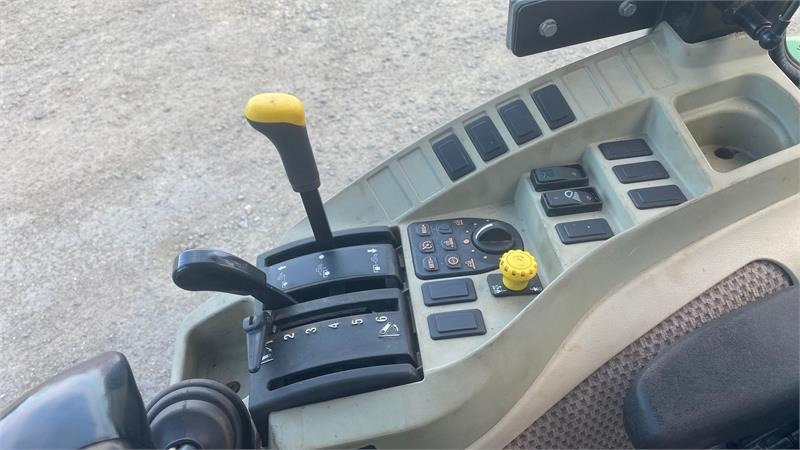 Kommunaltraktor John Deere 3033 R: das Bild 7 Kommunaltraktor John Deere 3033 R: das Bild 7