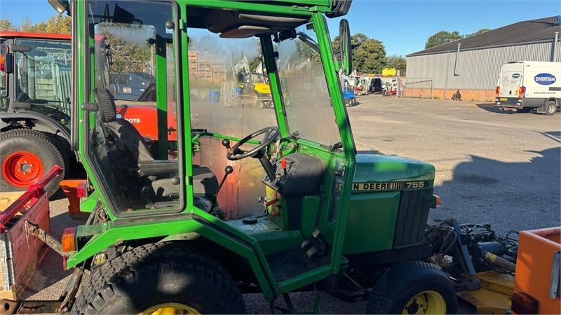 John Deere 755 Kompakt traktor - Kommunaltraktor: das Bild 3 John Deere 755 Kompakt traktor - Kommunaltraktor: das Bild 3
