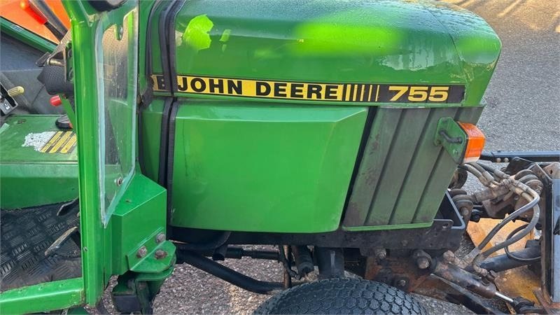 John Deere 755 Kompakt traktor - Kommunaltraktor: das Bild 2 John Deere 755 Kompakt traktor - Kommunaltraktor: das Bild 2