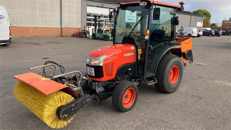 Kubota ST341 inkl. 150 cm kost og udlægger - Kommunaltraktor: das Bild 1 Kubota ST341 inkl. 150 cm kost og udlægger - Kommunaltraktor: das Bild 1
