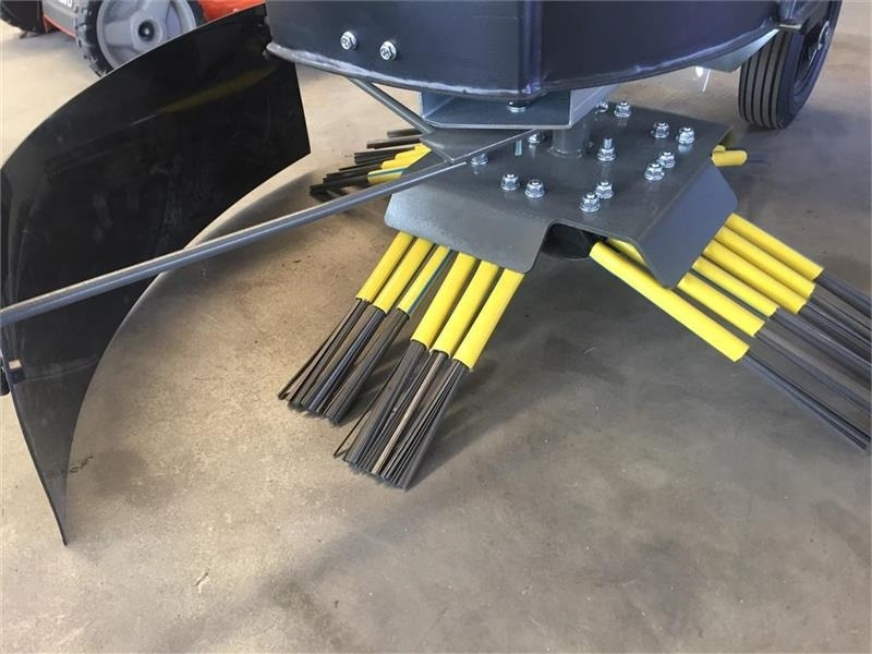 Kwern Greenbuster Pro III 8x3 Inkl. afdækningsskær - Motorhacke: das Bild 2 Kwern Greenbuster Pro III 8x3 Inkl. afdækningsskær - Motorhacke: das Bild 2