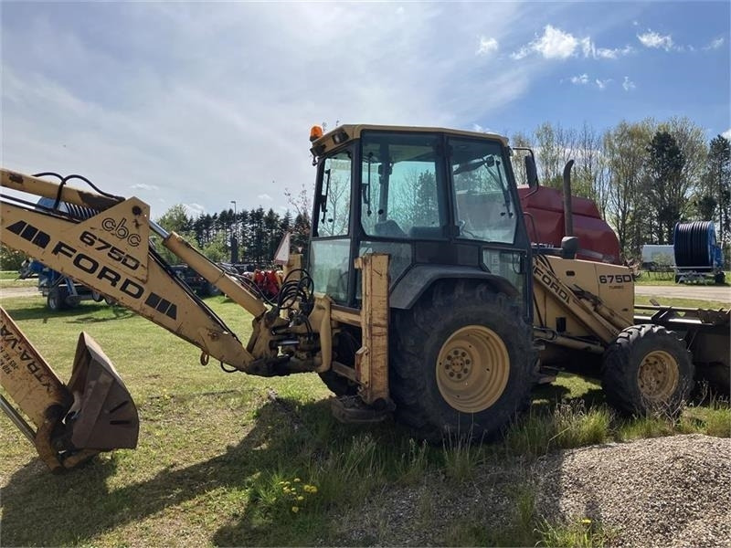 New Holland 675D - Baggerlader: das Bild 4 New Holland 675D - Baggerlader: das Bild 4