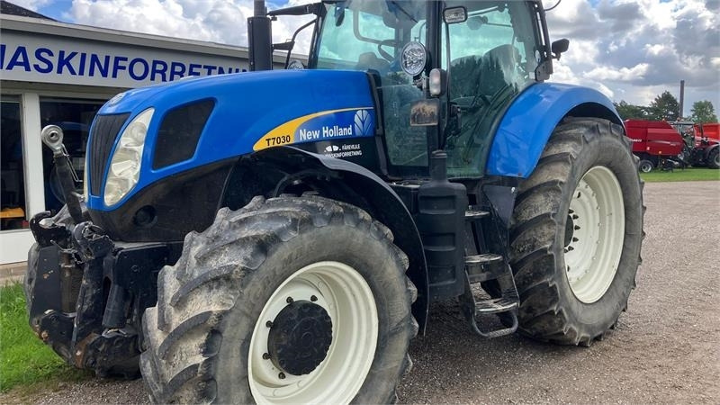 New Holland T7030 - Traktor: das Bild 2 New Holland T7030 - Traktor: das Bild 2