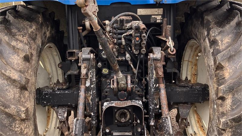 New Holland TS 115 A - Traktor: das Bild 5 New Holland TS 115 A - Traktor: das Bild 5