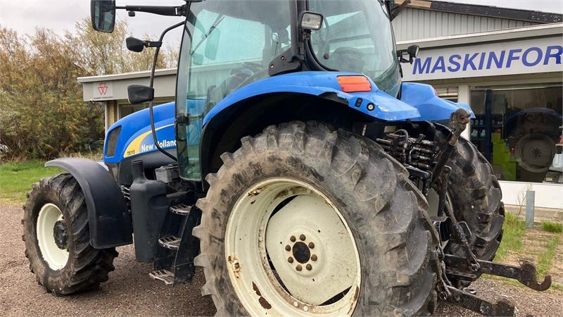 New Holland TS 115 A - Traktor: das Bild 3 New Holland TS 115 A - Traktor: das Bild 3