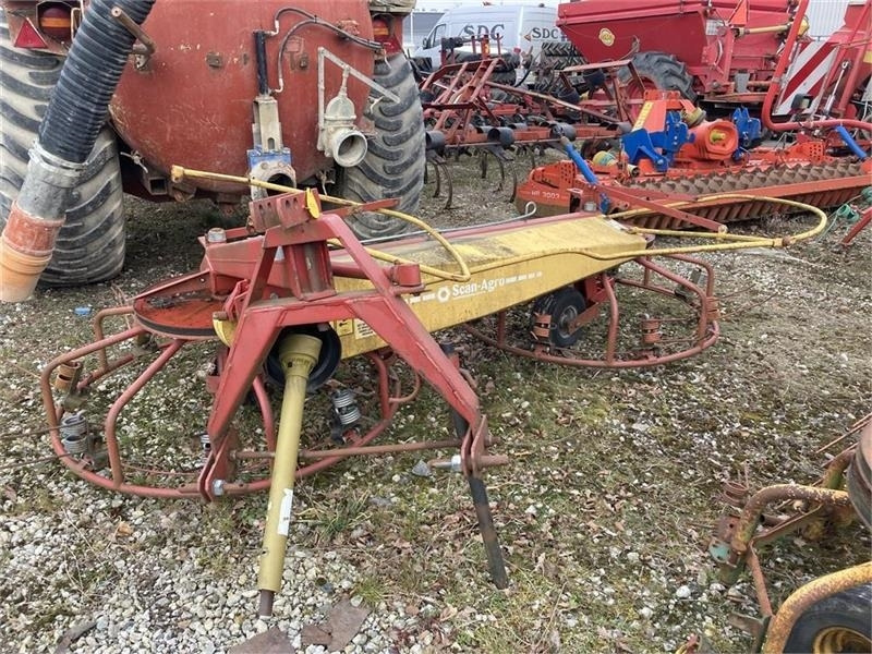 Scan-Rake SR 400 - Heuwender/ Wenderechen: das Bild 1 Scan-Rake SR 400 - Heuwender/ Wenderechen: das Bild 1