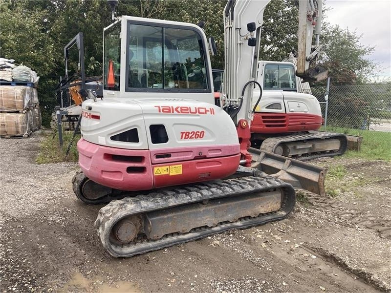Takeuchi TB260 - Minibagger: das Bild 3 Takeuchi TB260 - Minibagger: das Bild 3