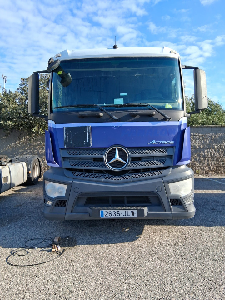 Mercedes 1843LS - Sattelzugmaschine: das Bild 1 Mercedes 1843LS - Sattelzugmaschine: das Bild 1
