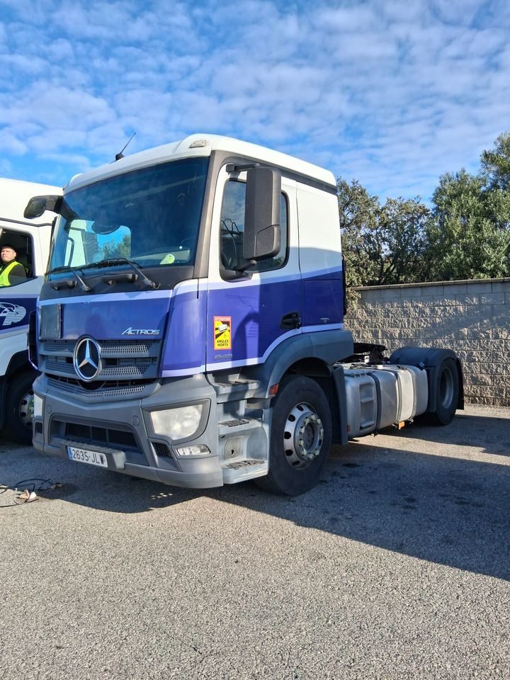 Mercedes 1843LS - Sattelzugmaschine: das Bild 2 Mercedes 1843LS - Sattelzugmaschine: das Bild 2