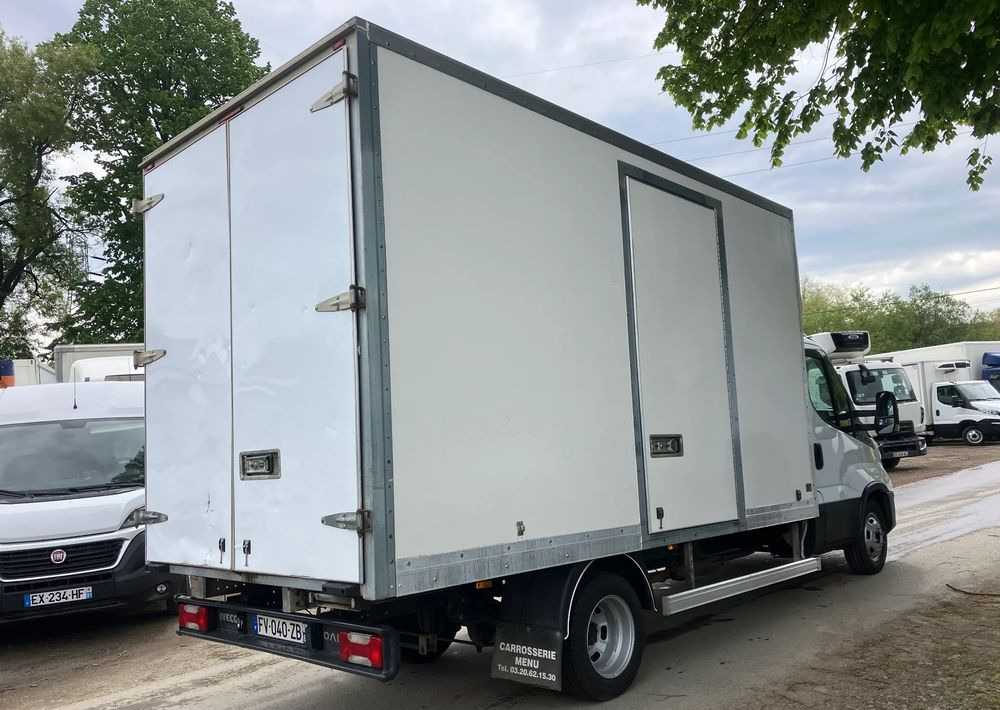 Iveco DAILY 35C16 kontener kurierka 3.0 silnik - Koffer Transporter: das Bild 3 Iveco DAILY 35C16 kontener kurierka 3.0 silnik - Koffer Transporter: das Bild 3