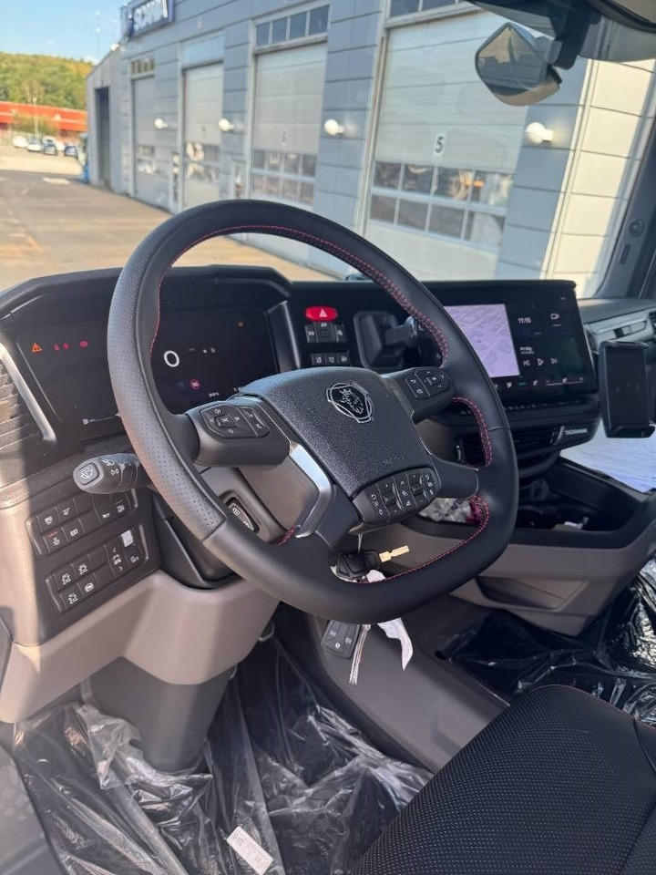 Scania R 590 8x4*4 Joab Lastväxlare - Abrollkipper: das Bild 2 Scania R 590 8x4*4 Joab Lastväxlare - Abrollkipper: das Bild 2