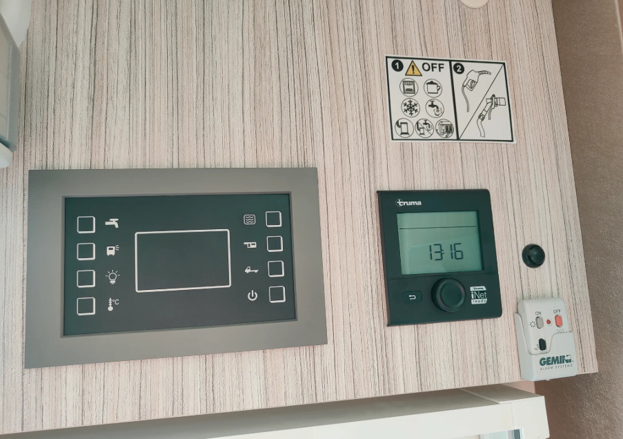 Camper Van Elnagh Elnagh T-Loft 532 WINTER Alarm Solar Camera Air Conditioning Truma Diesel E Awning Remis Retrofitted: das Bild 13 Camper Van Elnagh Elnagh T-Loft 532 WINTER Alarm Solar Camera Air Conditioning Truma Diesel E Awning Remis Retrofitted: das Bild 13