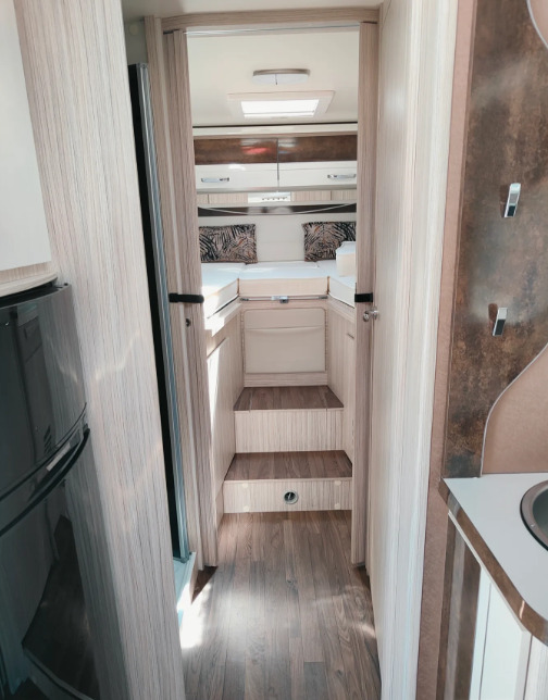 Camper Van Elnagh Elnagh T-Loft 532 WINTER Alarm Solar Camera Air Conditioning Truma Diesel E Awning Remis Retrofitted: das Bild 16 Camper Van Elnagh Elnagh T-Loft 532 WINTER Alarm Solar Camera Air Conditioning Truma Diesel E Awning Remis Retrofitted: das Bild 16