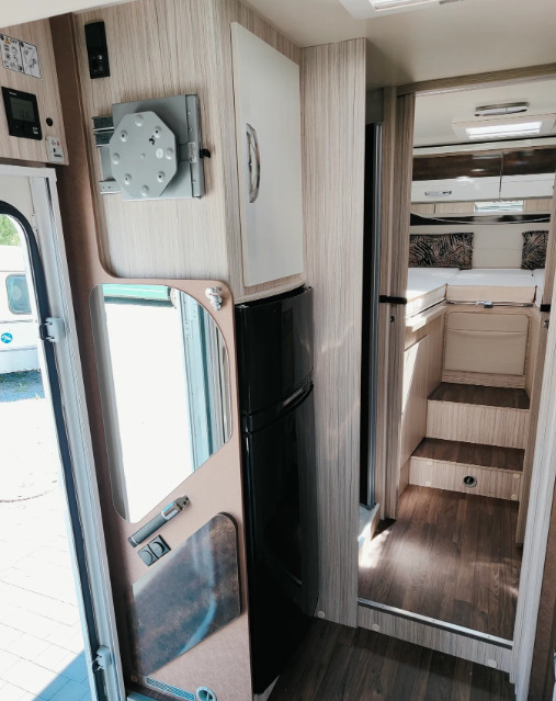 Camper Van Elnagh Elnagh T-Loft 532 WINTER Alarm Solar Camera Air Conditioning Truma Diesel E Awning Remis Retrofitted: das Bild 12 Camper Van Elnagh Elnagh T-Loft 532 WINTER Alarm Solar Camera Air Conditioning Truma Diesel E Awning Remis Retrofitted: das Bild 12