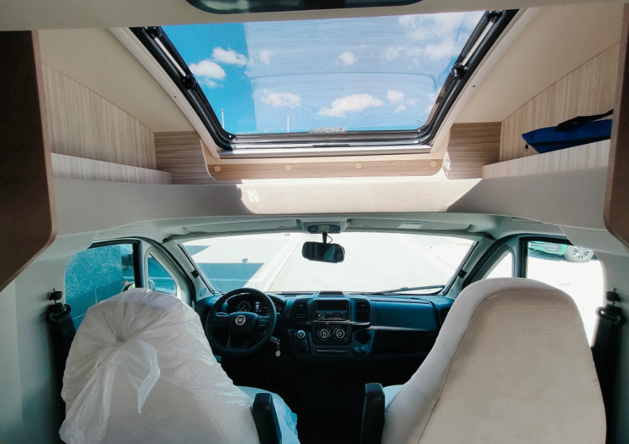 Camper Van Elnagh Elnagh T-Loft 532 WINTER Alarm Solar Camera Air Conditioning Truma Diesel E Awning Remis Retrofitted: das Bild 22 Camper Van Elnagh Elnagh T-Loft 532 WINTER Alarm Solar Camera Air Conditioning Truma Diesel E Awning Remis Retrofitted: das Bild 22