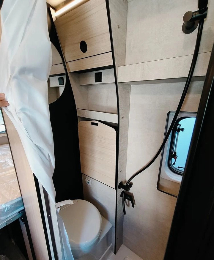 Camper Van neu kaufen FORD Rimor NEW Ford Van 238 Truma Diesel Roller Shutters Remis AUTOMAT: das Bild 7