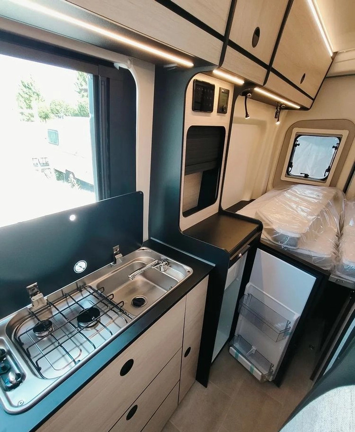 Camper Van neu kaufen FORD Rimor NEW Ford Van 238 Truma Diesel Roller Shutters Remis AUTOMAT: das Bild 9