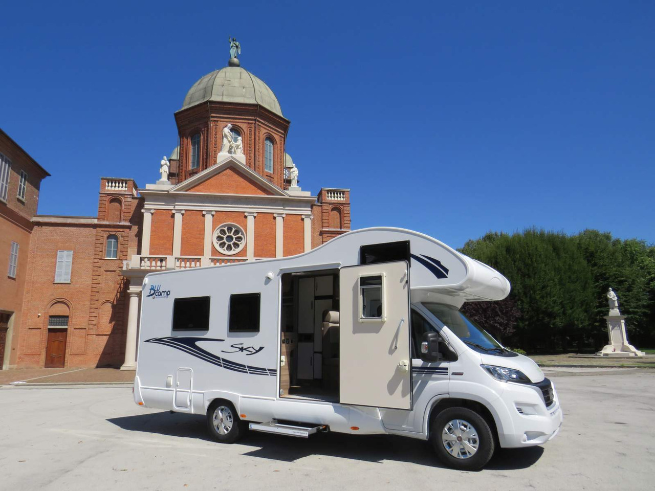 Fiat Ducato RETRACTABLE PLATFORM (300KG CAPACITY) - Wohnmobil: das Bild 5 Fiat Ducato RETRACTABLE PLATFORM (300KG CAPACITY) - Wohnmobil: das Bild 5
