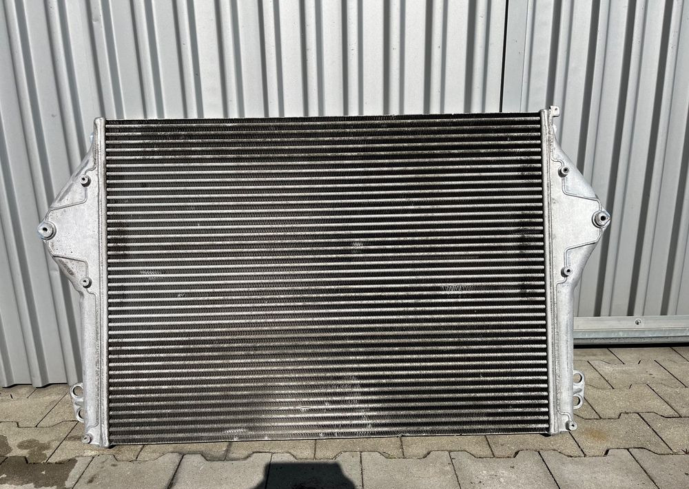 Intercooler Scania R NGR chłodnica powietrza 2433149 - Kühlsystem für LKW: das Bild 2 Intercooler Scania R NGR chłodnica powietrza 2433149 - Kühlsystem für LKW: das Bild 2