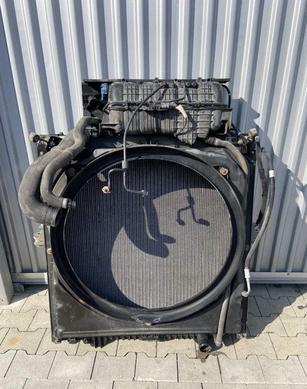 Komplet chłodnic MAN TGX euro 6 chłodnice 90 cm - Kühler für PKW: das Bild 1 Komplet chłodnic MAN TGX euro 6 chłodnice 90 cm - Kühler für PKW: das Bild 1
