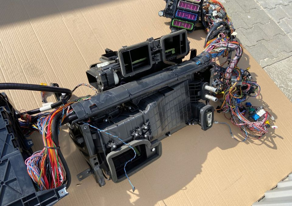 Nagrzewnica Scania S R wiązka instalacja komplet - Heizung/ Lüftung für LKW: das Bild 3 Nagrzewnica Scania S R wiązka instalacja komplet - Heizung/ Lüftung für LKW: das Bild 3