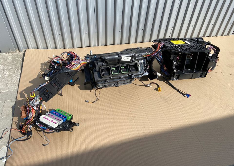 Nagrzewnica Scania S R wiązka instalacja komplet - Heizung/ Lüftung für LKW: das Bild 1 Nagrzewnica Scania S R wiązka instalacja komplet - Heizung/ Lüftung für LKW: das Bild 1