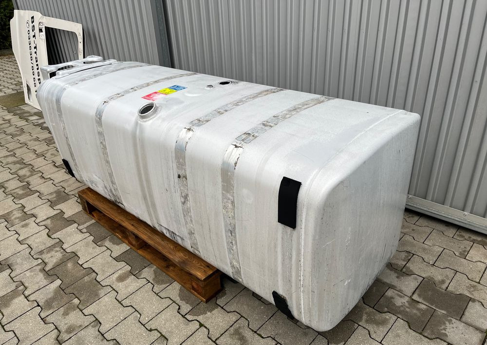 Zbiornik Scania 1000 litrów bak - Kraftstofftank für LKW: das Bild 2 Zbiornik Scania 1000 litrów bak - Kraftstofftank für LKW: das Bild 2