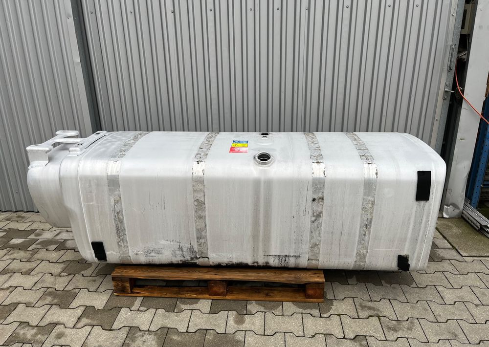 Zbiornik Scania 1000 litrów bak - Kraftstofftank für LKW: das Bild 1 Zbiornik Scania 1000 litrów bak - Kraftstofftank für LKW: das Bild 1