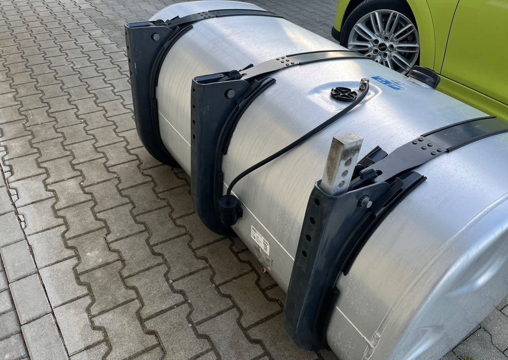 Zbiornik paliwa Scania Super R S 700 L kompletny bak NGS NGR - Kraftstofftank für LKW: das Bild 4 Zbiornik paliwa Scania Super R S 700 L kompletny bak NGS NGR - Kraftstofftank für LKW: das Bild 4