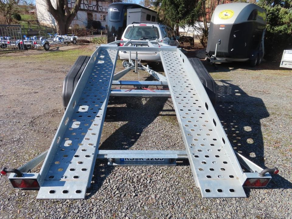 Böckmann, Autotransporter, 2,7 to. kippbar, 100 km, PKW Anhänger - Autotransporter Anhänger: das Bild 2 Böckmann, Autotransporter, 2,7 to. kippbar, 100 km, PKW Anhänger - Autotransporter Anhänger: das Bild 2