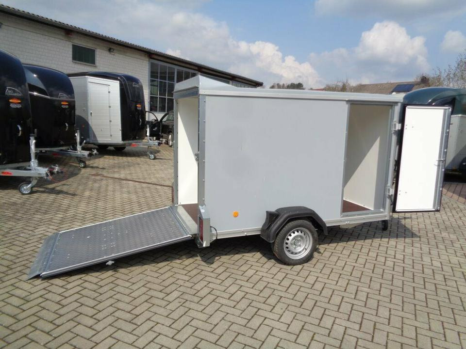 Böckmann PKW-Anhänger Koffer 1,35t Auffahrrampe Ladehöhe 42cm - PKW Anhänger: das Bild 1 Böckmann PKW-Anhänger Koffer 1,35t Auffahrrampe Ladehöhe 42cm - PKW Anhänger: das Bild 1