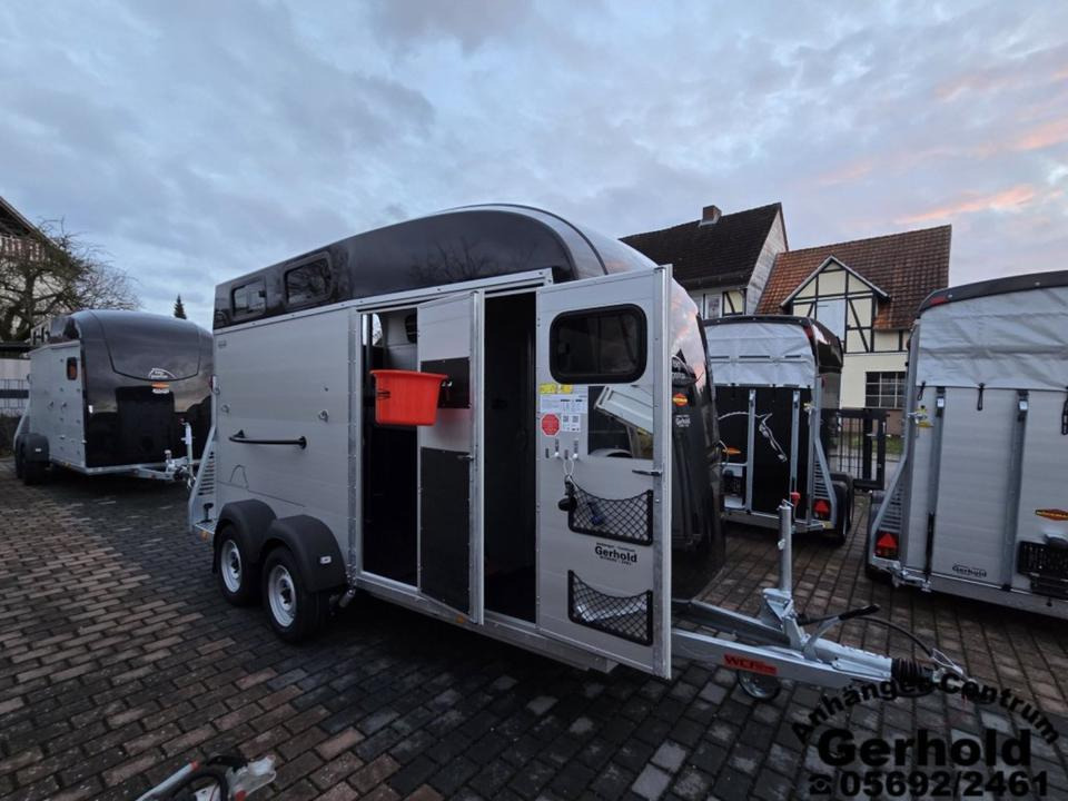 Böckmann Pferdeanhänger Big Portax WCF Vorb. Videokamera - Pferdeanhänger: das Bild 1 Böckmann Pferdeanhänger Big Portax WCF Vorb. Videokamera - Pferdeanhänger: das Bild 1