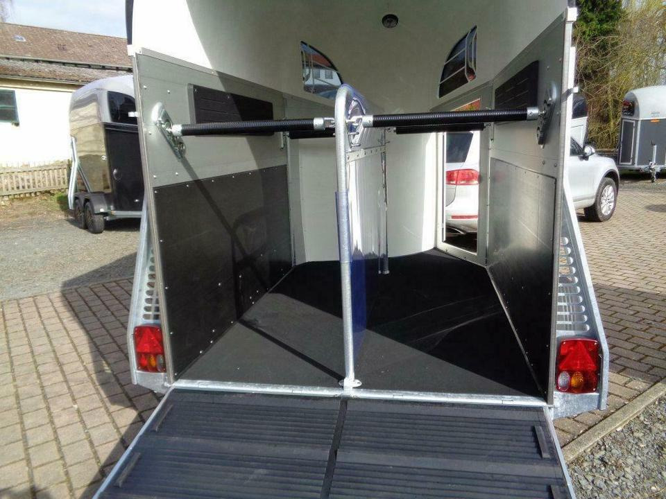 Böckmann Pferdeanhänger, Champion R, ALUBODEN, SaKa, 100 km/h - Pferdeanhänger: das Bild 4 Böckmann Pferdeanhänger, Champion R, ALUBODEN, SaKa, 100 km/h - Pferdeanhänger: das Bild 4