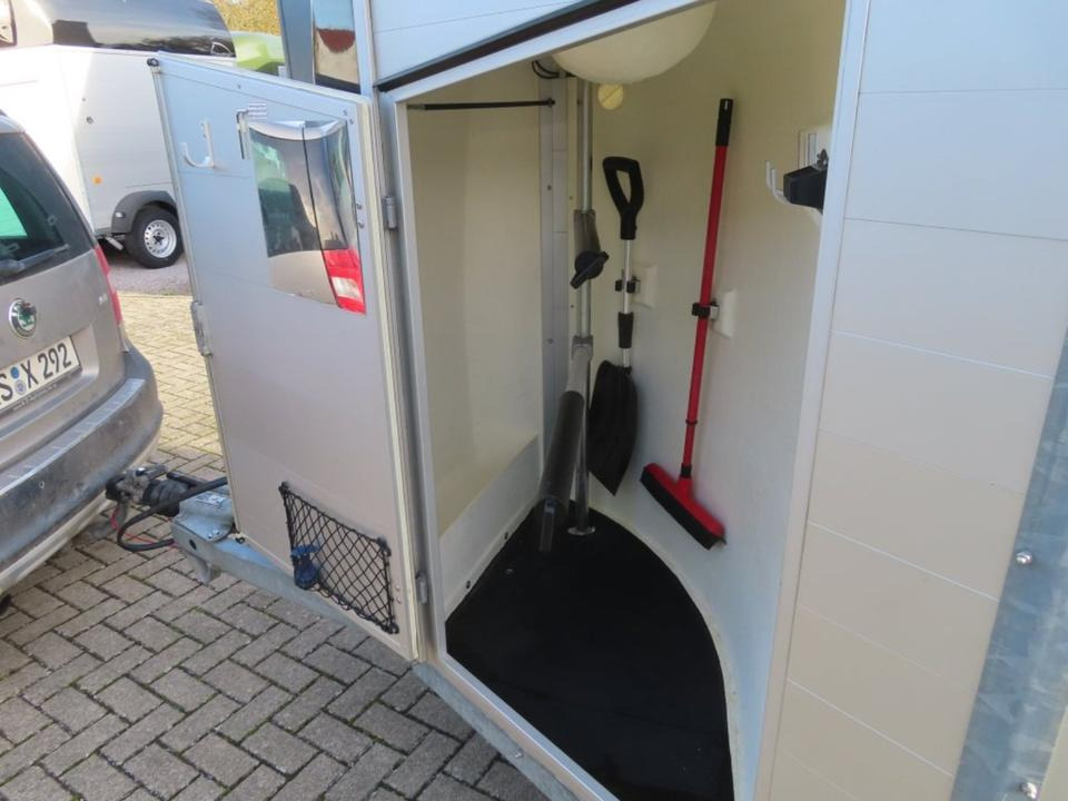 Böckmann, Pferdeanhänger, Champion R, top, SaKa. 100 km/h - Pferdeanhänger: das Bild 3 Böckmann, Pferdeanhänger, Champion R, top, SaKa. 100 km/h - Pferdeanhänger: das Bild 3