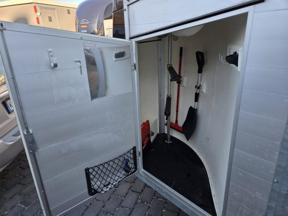 Böckmann, Pferdeanhänger, Champion R, top, SaKa. 100 km/h - Pferdeanhänger: das Bild 2 Böckmann, Pferdeanhänger, Champion R, top, SaKa. 100 km/h - Pferdeanhänger: das Bild 2