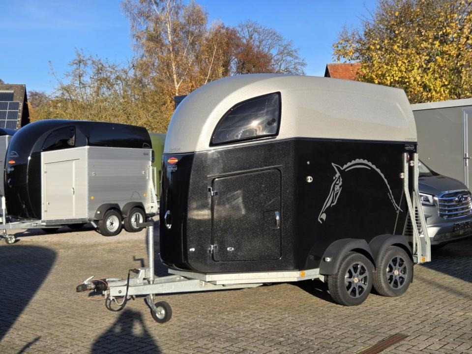 Böckmann Pferdeanhänger, Comfort, Alub. Sattelk. 100 km/h, top - Pferdeanhänger: das Bild 1 Böckmann Pferdeanhänger, Comfort, Alub. Sattelk. 100 km/h, top - Pferdeanhänger: das Bild 1