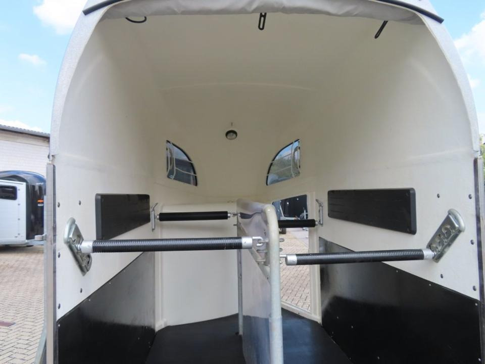 Böckmann Pferdeanhänger, Comfort, Alub. Sattelk. 100 km/h, top - Pferdeanhänger: das Bild 5 Böckmann Pferdeanhänger, Comfort, Alub. Sattelk. 100 km/h, top - Pferdeanhänger: das Bild 5