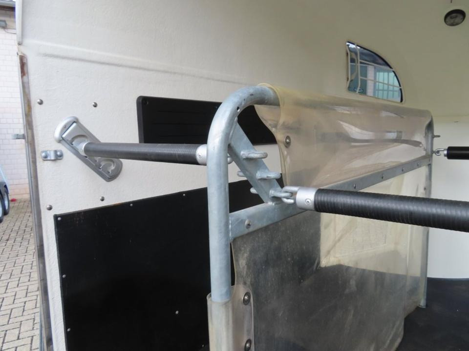 Böckmann Pferdeanhänger, Comfort, Alub. Sattelk. 100 km/h, top - Pferdeanhänger: das Bild 4 Böckmann Pferdeanhänger, Comfort, Alub. Sattelk. 100 km/h, top - Pferdeanhänger: das Bild 4