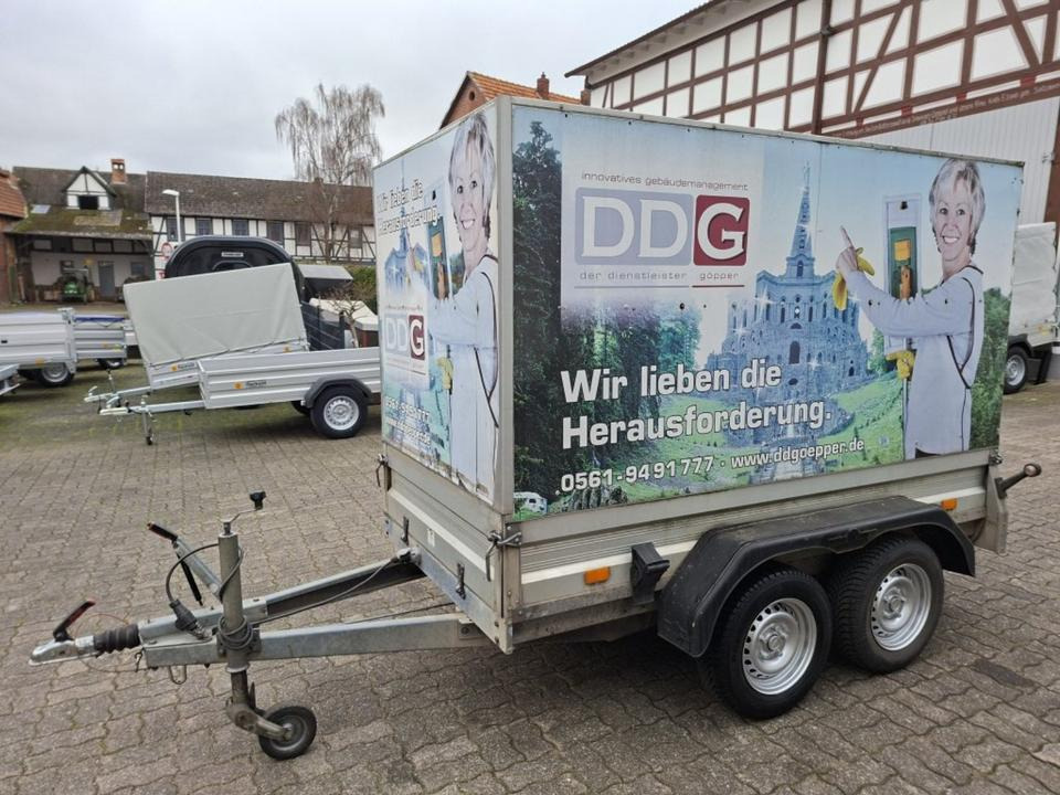 Humbaur PKW-Anhänger, 1,6 t Tandem Stirnwandklappe Kofferanhänger - Koffer Anhänger: das Bild 2 Humbaur PKW-Anhänger, 1,6 t Tandem Stirnwandklappe Kofferanhänger - Koffer Anhänger: das Bild 2