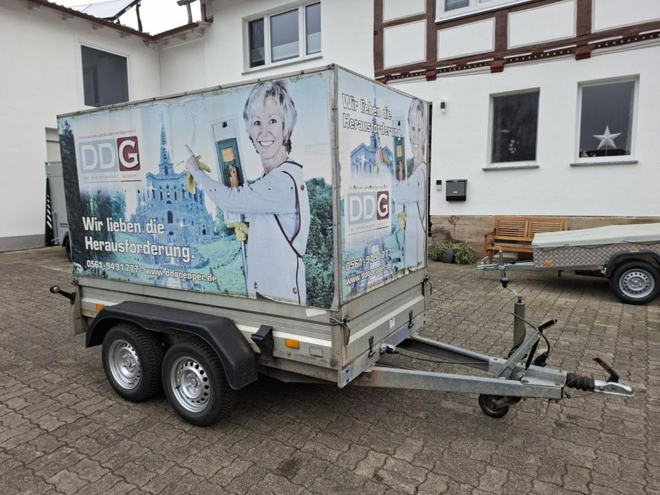 Humbaur PKW-Anhänger, 1,6 t Tandem Stirnwandklappe Kofferanhänger - Koffer Anhänger: das Bild 1 Humbaur PKW-Anhänger, 1,6 t Tandem Stirnwandklappe Kofferanhänger - Koffer Anhänger: das Bild 1