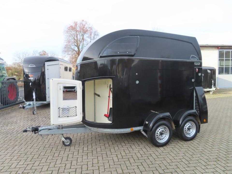 Pferdeanhänger Böckmann Master, Aluboden Sattelkammer 100 Km/h - Pferdeanhänger: das Bild 5 Pferdeanhänger Böckmann Master, Aluboden Sattelkammer 100 Km/h - Pferdeanhänger: das Bild 5