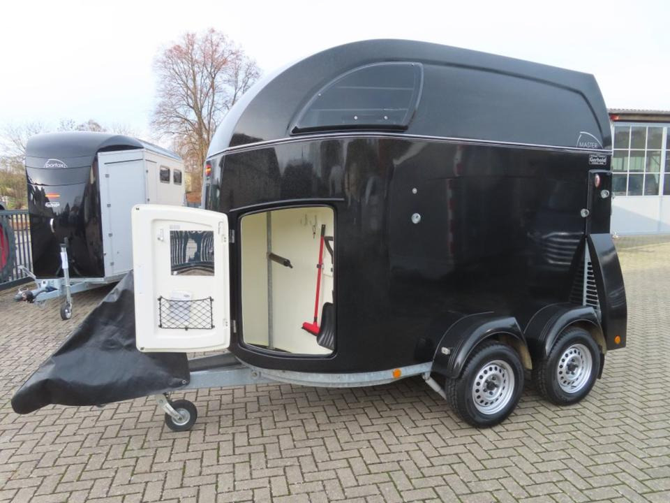 Pferdeanhänger Böckmann Master, Aluboden Sattelkammer 100 Km/h - Pferdeanhänger: das Bild 1 Pferdeanhänger Böckmann Master, Aluboden Sattelkammer 100 Km/h - Pferdeanhänger: das Bild 1