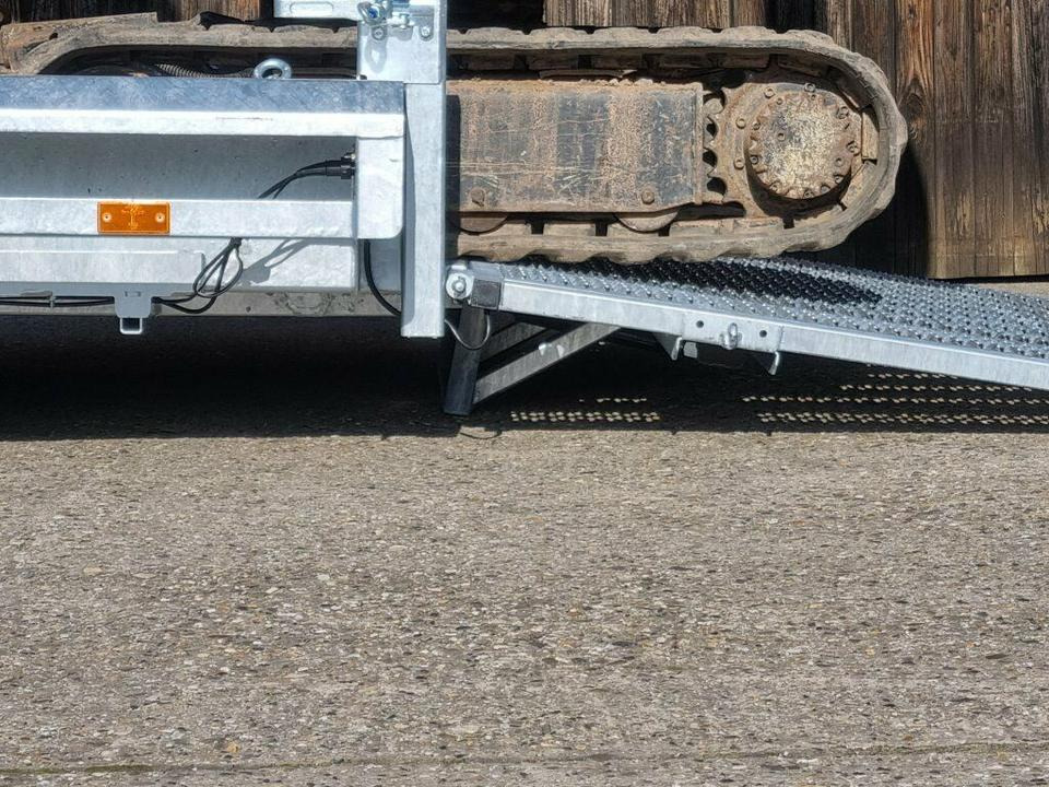 Vlemmix Tridem Maschinentransporter 3,5t Minibagger - Baumaschinenanhänger: das Bild 2 Vlemmix Tridem Maschinentransporter 3,5t Minibagger - Baumaschinenanhänger: das Bild 2