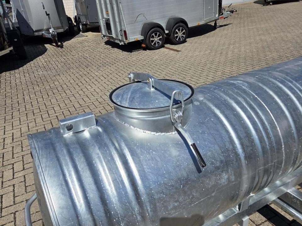 Wasserfass Verzinkt 600l Tränke Fahrgestell Beleuchtung - Tankanhänger: das Bild 3 Wasserfass Verzinkt 600l Tränke Fahrgestell Beleuchtung - Tankanhänger: das Bild 3