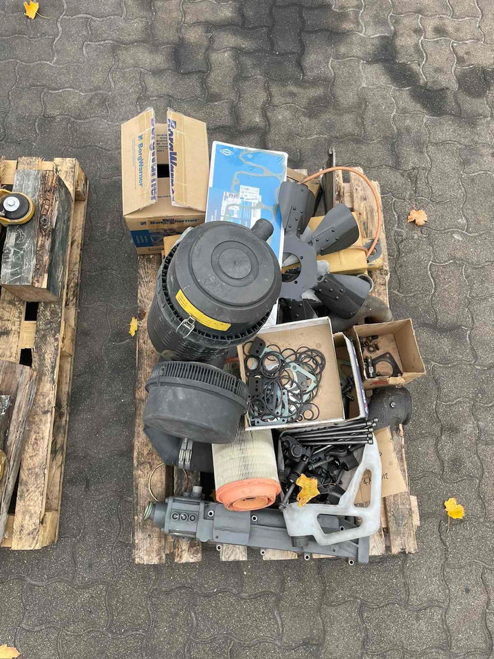 DEUTZ BF4M2012 Serial: 21039937 Fully renovated engine!!! - Motor für Baumaschine: das Bild 4 DEUTZ BF4M2012 Serial: 21039937 Fully renovated engine!!! - Motor für Baumaschine: das Bild 4