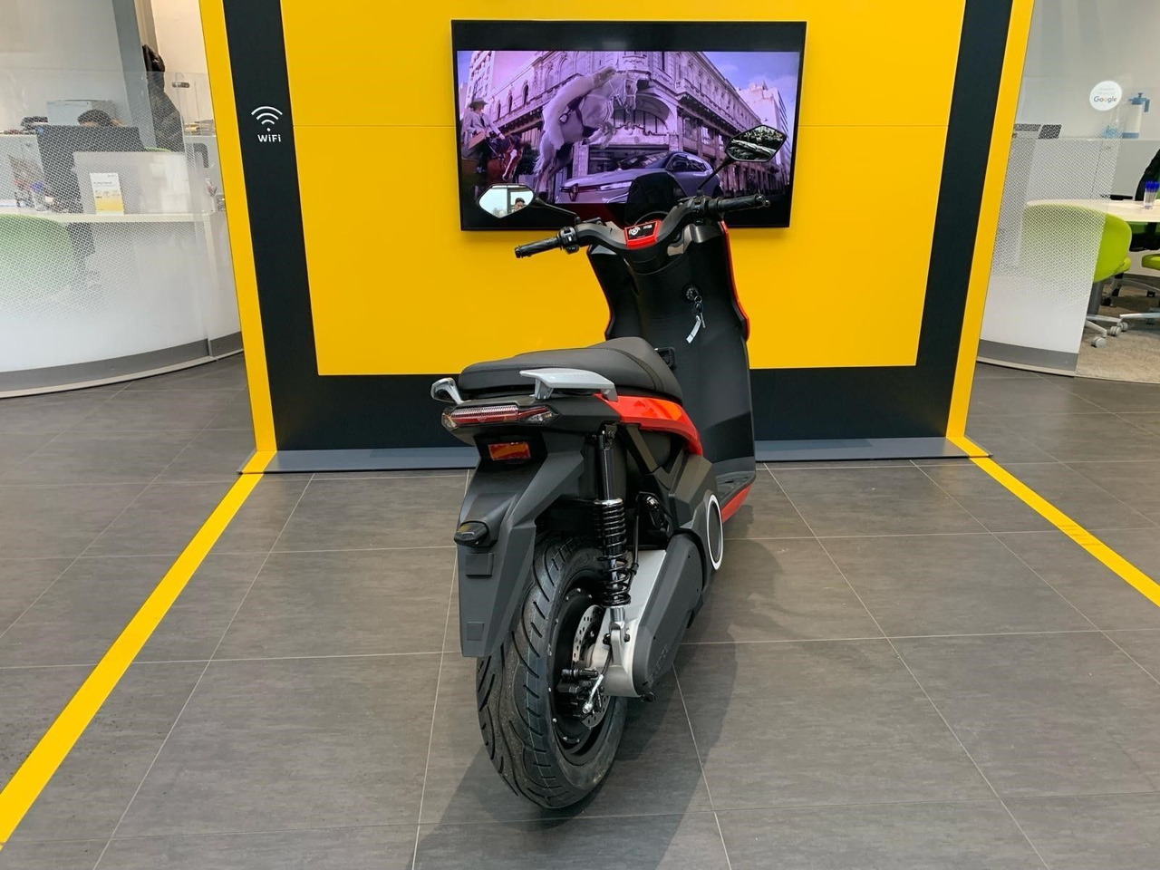 Silence S01 L1e Connected 45km/h (5,6 kWh) ELEKTROROLLER - Motorrad: das Bild 4 Silence S01 L1e Connected 45km/h (5,6 kWh) ELEKTROROLLER - Motorrad: das Bild 4