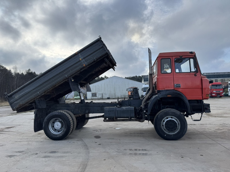 Iveco Magirus 180-23 (GRAND PONT / 4X4 / LAMES / POMPE MANUELLE) - Kipper: das Bild 4 Iveco Magirus 180-23 (GRAND PONT / 4X4 / LAMES / POMPE MANUELLE) - Kipper: das Bild 4