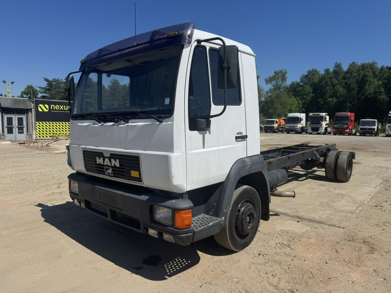 MAN 12.224 (MANUAL GEARBOX / EURO 2 / BELGIAN TRUCK IN GOOD CONDITION !!!) - Fahrgestell LKW: das Bild 1 MAN 12.224 (MANUAL GEARBOX / EURO 2 / BELGIAN TRUCK IN GOOD CONDITION !!!) - Fahrgestell LKW: das Bild 1